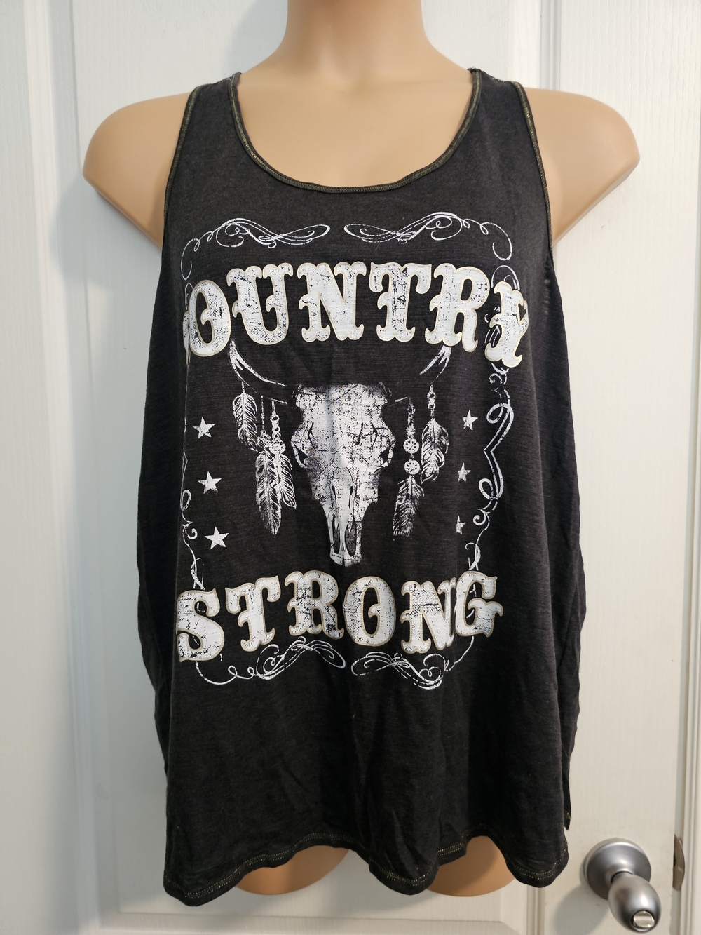 Maurices Sz 2  Black "Country Strong" Graphic Tank